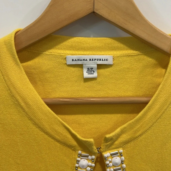 🇺🇸 Banana republic yellow beaded cardigan size small - Picture 4 of 8